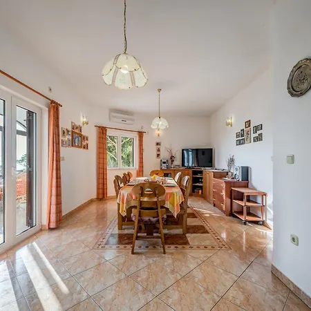 Leo - Private Pool - Seaview - Pets Welcome - Luxury On 1000 M2