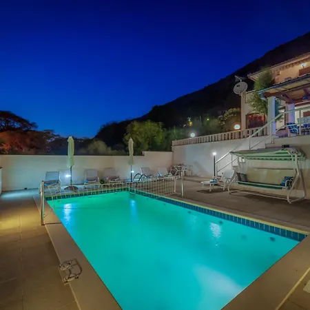 Leo - Private Pool - Seaview - Pets Welcome - Luxury On 1000 M2 耶塞尼采