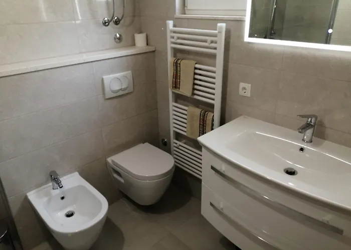 Leo - Private Pool - Seaview - Pets Welcome - Luxury On 1000 M2 * Jesenice (Split-Dalmatia)