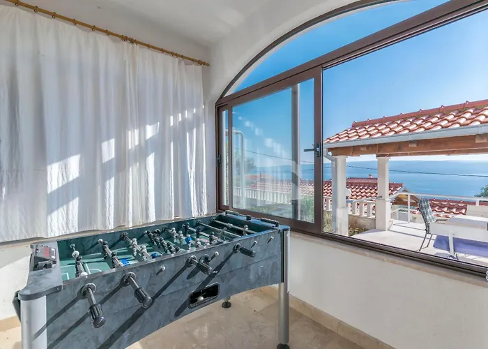 Leo - Private Pool - Seaview - Pets Welcome - Luxury On 1000 M2 * Jesenice (Split-Dalmatia)